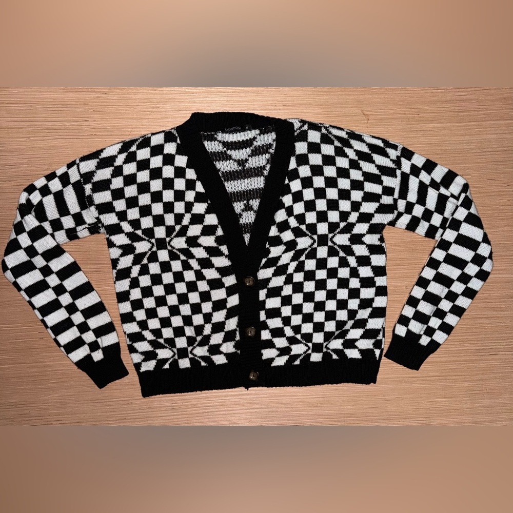 Boohoo Black and White Checkered Cardigan Sweater